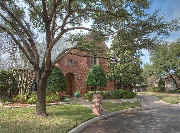 2nd image of 2888 Oakbriar Trl