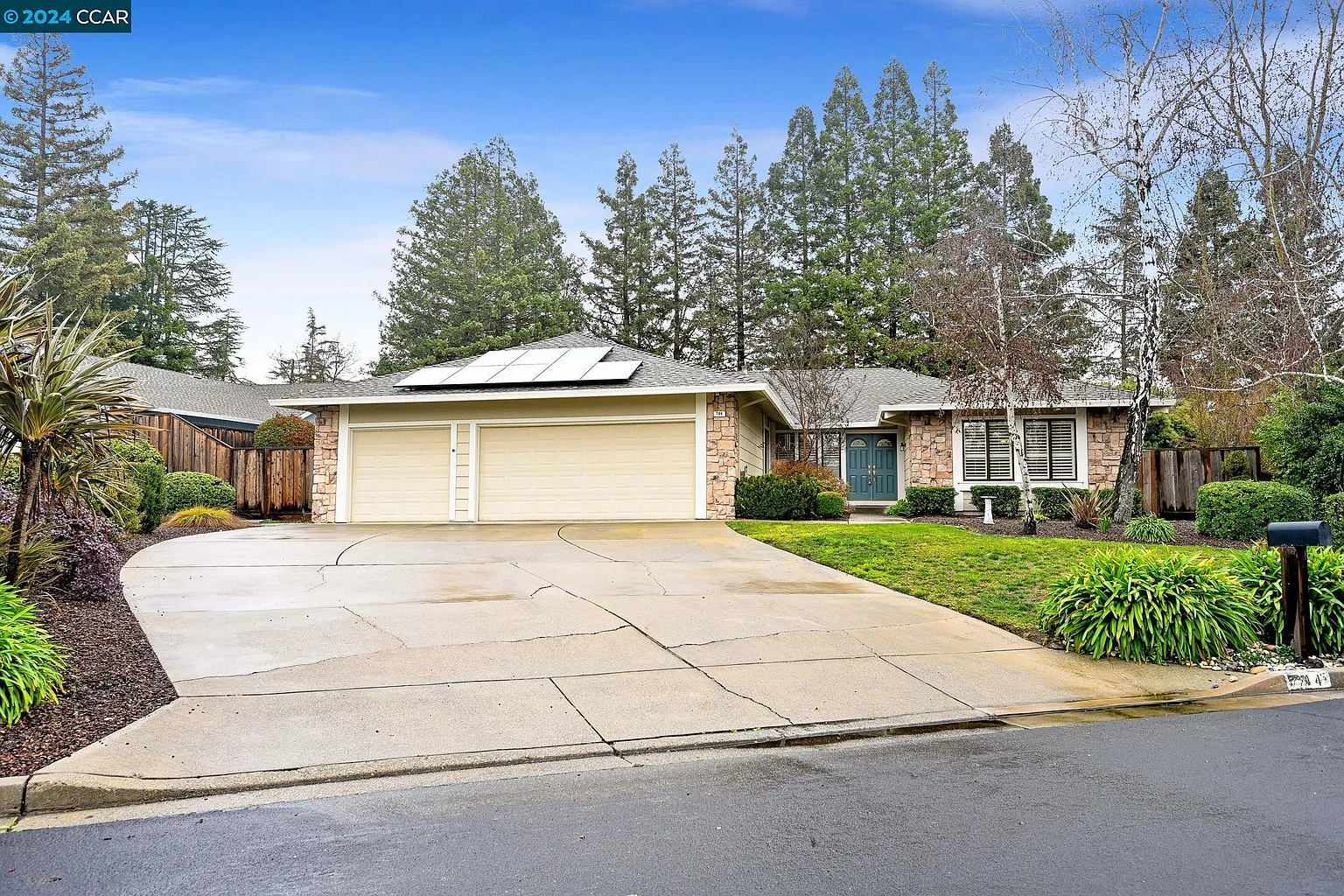 794 Highbridge Ln photo 1