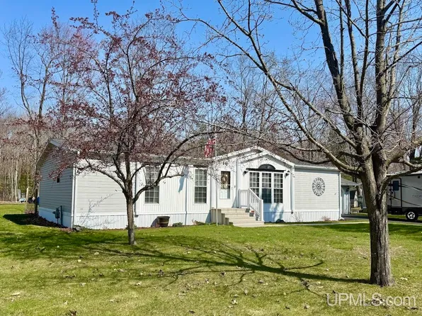 2600 S Hill Rd Lot 16, Gladstone, MI 49837