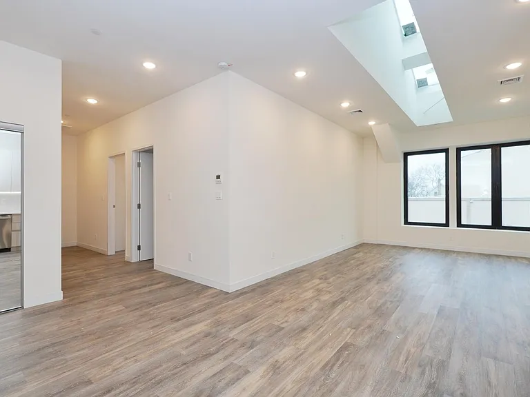 217 Main St #B — Photo 6