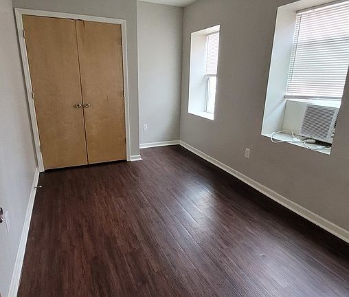 4th image of 1207 N 18th St #33