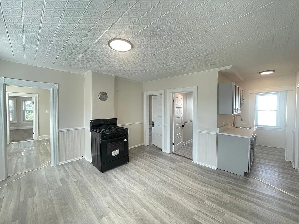 347 Hayward St #2