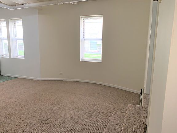 3rd image of 4437 N Wolcott Ave #1