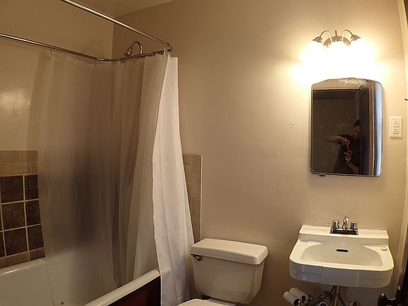 5th image of 854 N 7th St