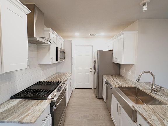 5th image of 2500 Dovewood Dr