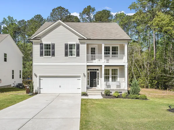210 Mill Bend Dr, Fuquay Varina, NC 27526