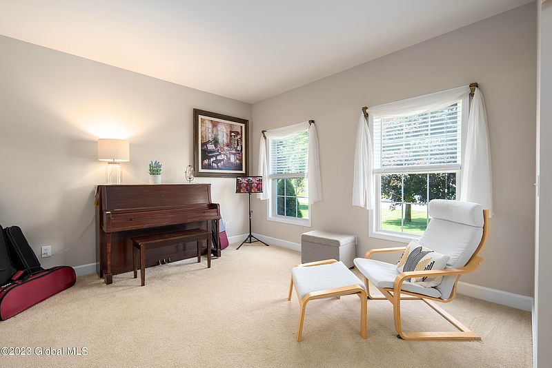 4th image of 15 Jarose Place