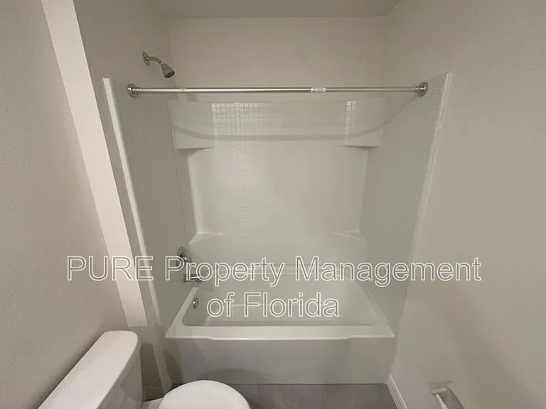 8702 SW 46th Ave — Photo 47