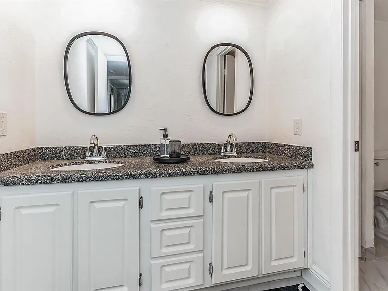 564 Springdale Cir — Photo 7