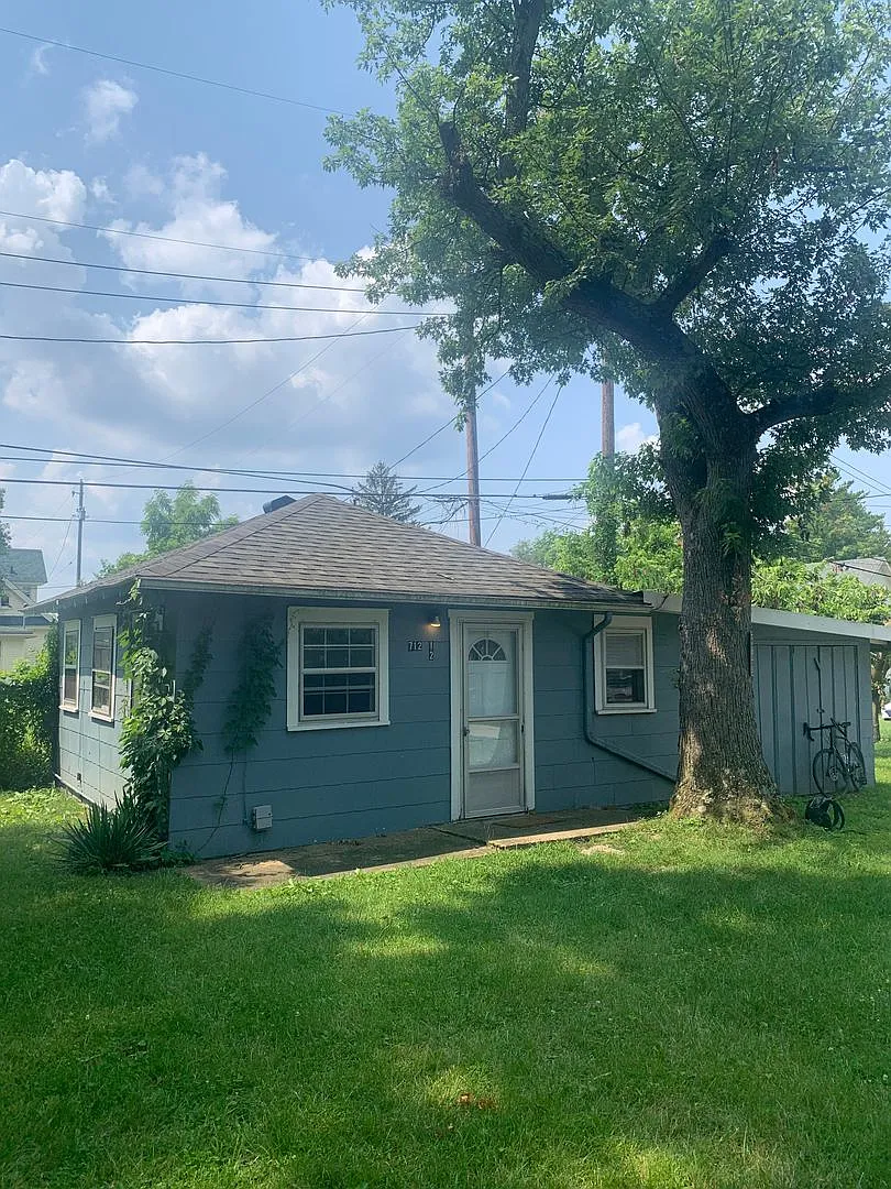 712.5 East Cottage Grove Avenue — Photo 1