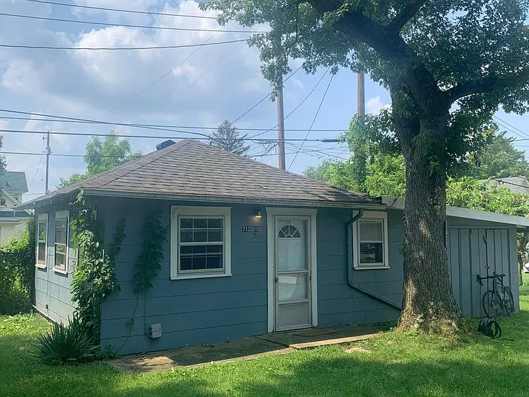 712 1/2 E Cottage Grove Ave — Photo 1