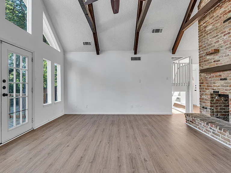 508 Whittle Way — Photo 8