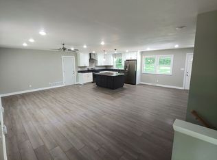 S68W16666 Oakhill Trl, Muskego, WI 53150