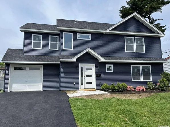 23 Tarry Lane, Levittown, NY 11756