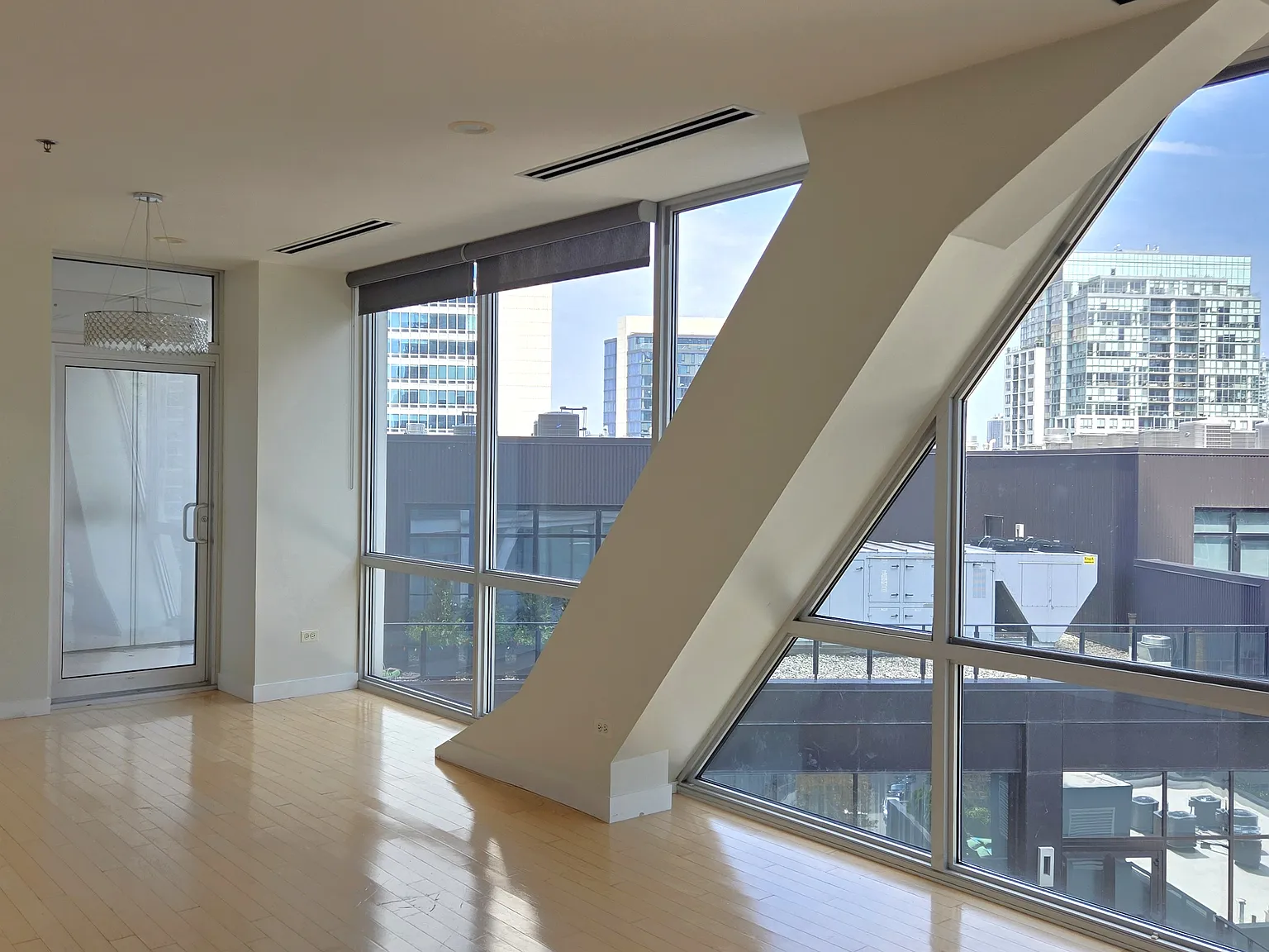 1 bed, 798 sqft, $2,900 — Photo 4