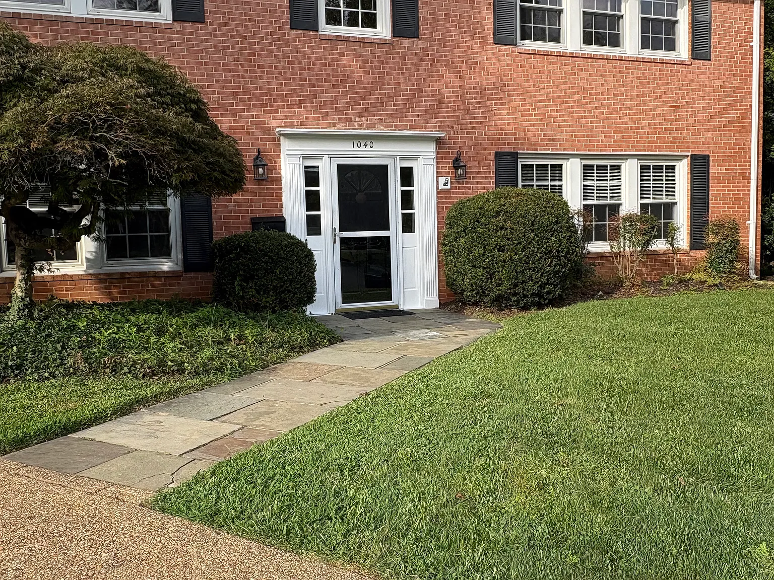 4 bed, 2700 sqft, $5,295 — Photo 1