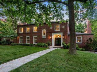 17 Berkshire Dr, Saint Louis, MO 63117