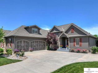 17104 Sherwood Ave, Omaha, NE 68116