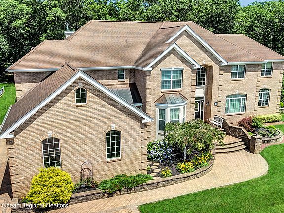 3rd image of 1874 Charlton Cir