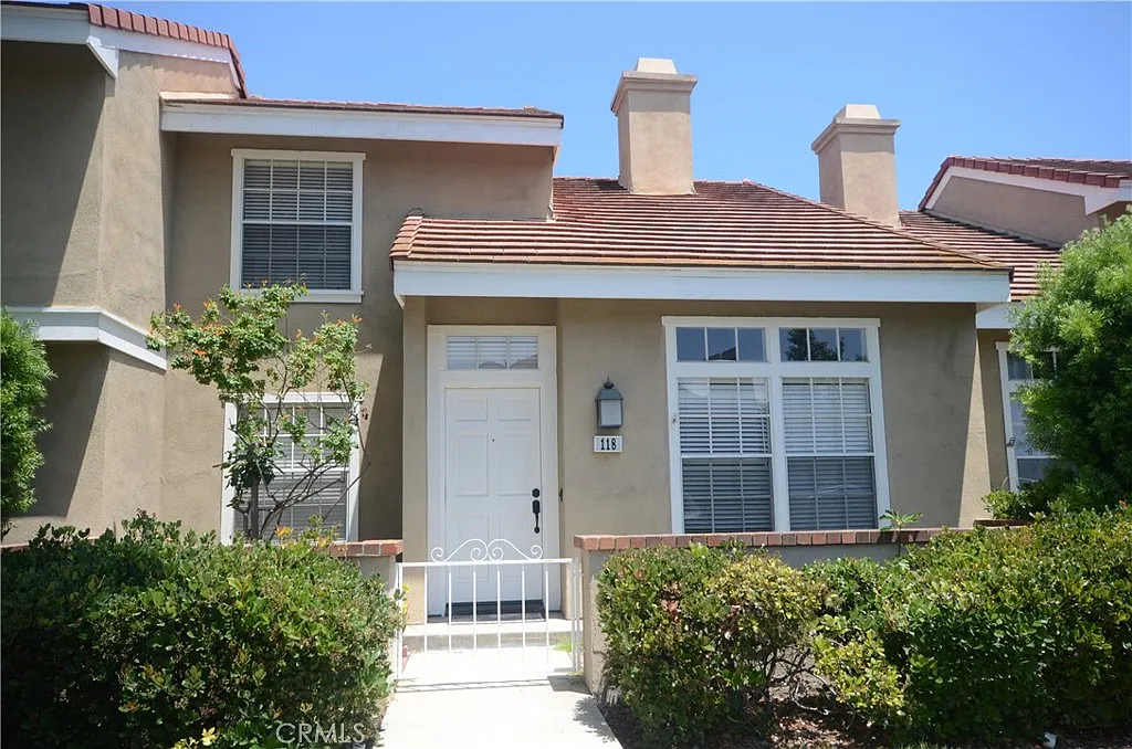 2 bed, 2.5 bath, 1447 sqft, $4,150 — Photo 2