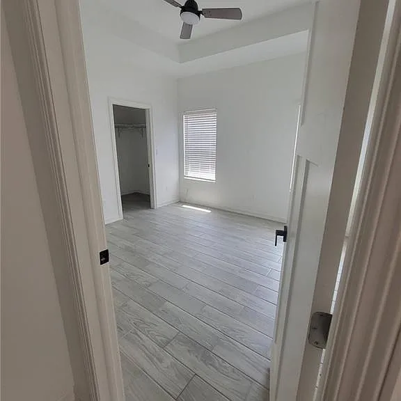 5613 Notre Dame Ave #1 — Photo 17