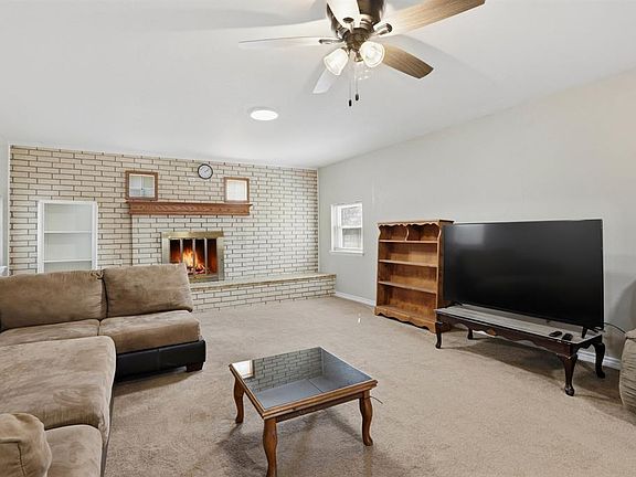 2nd image of 33812 Lake Rd