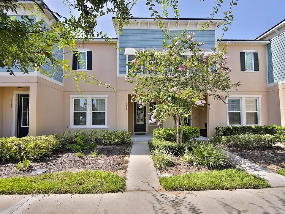 1515 Carey Palm Cir