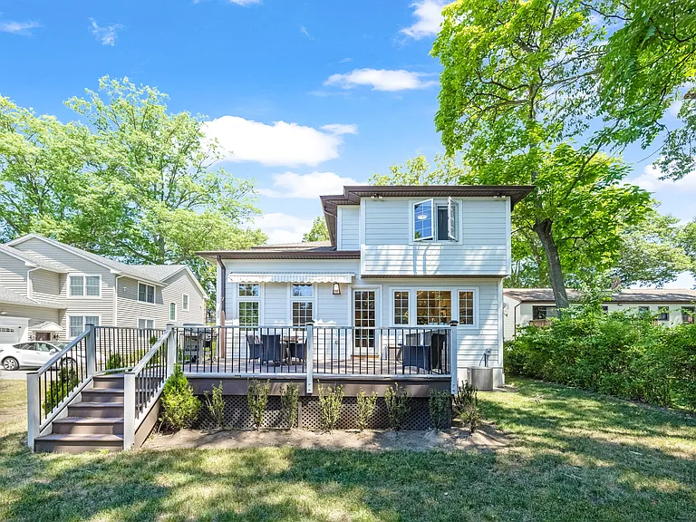 70 Columbus Dr — Photo 24