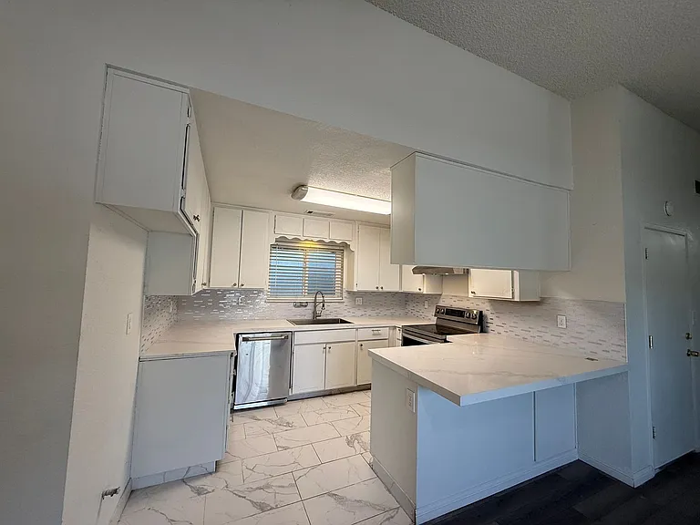 808 Saint Helena Pl — Photo 6