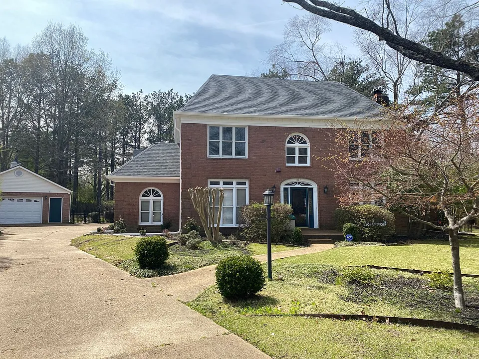 857 Hickory Oaks Cres