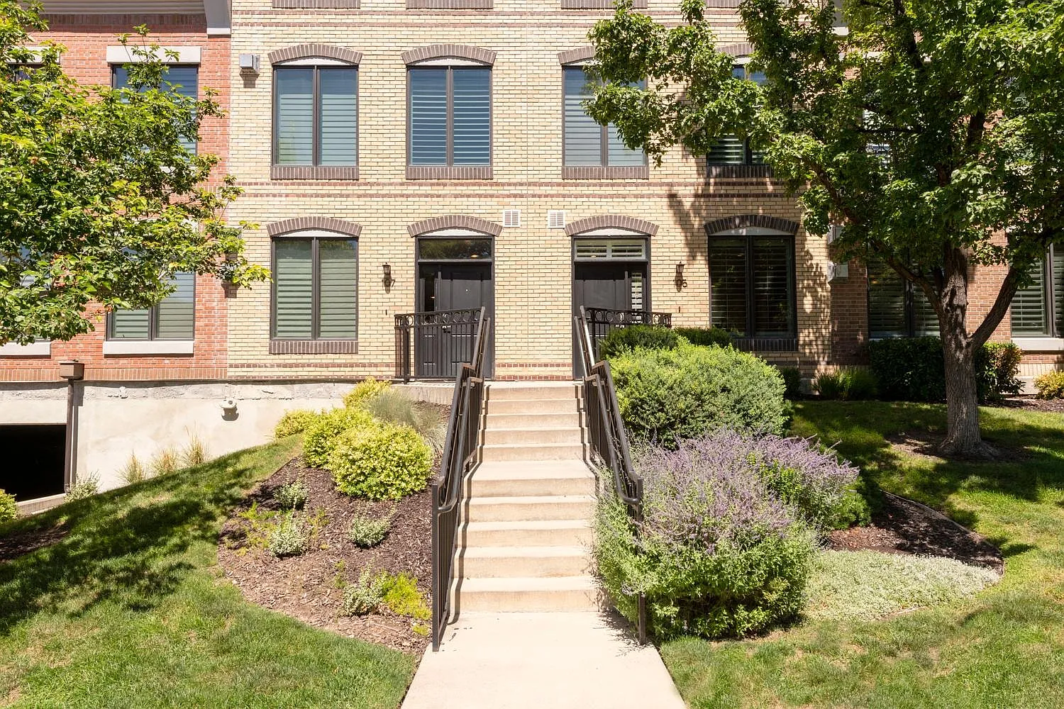 1 bed, 936 sqft, $2,750 — Photo 1