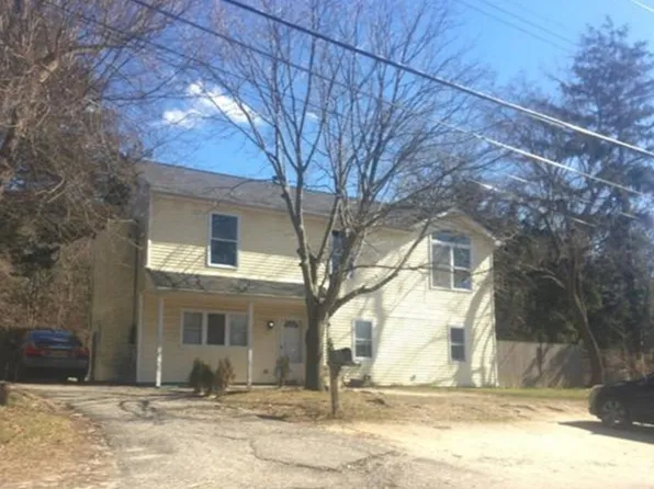 613 Bourdois Ave, Bellport, NY 11713