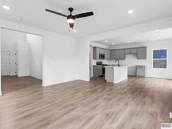 4th image of 7716 N 116th Ave