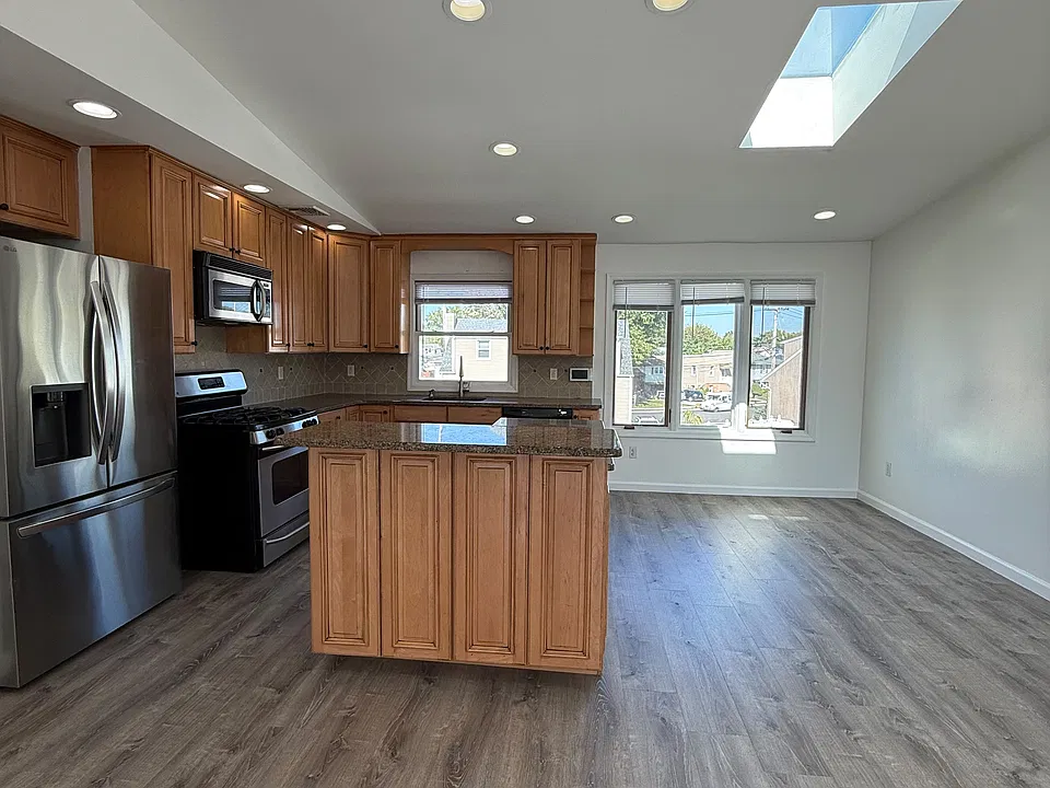 52 Monroe St #2B