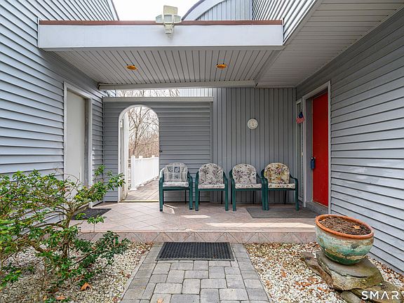 4th image of 11 Chestnut Hill Road