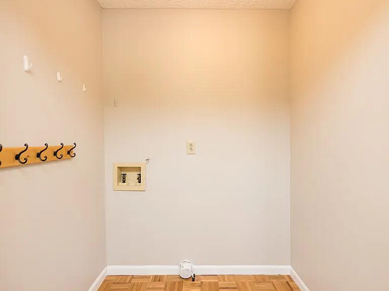 6085 Tara Hill Dr — Photo 11