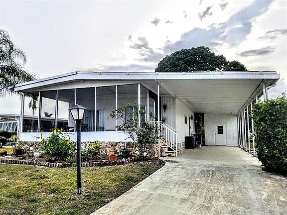 5th image of 26225 Duchess Ln