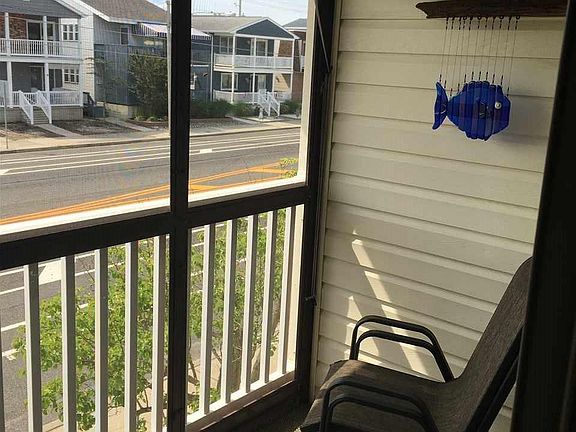 2nd image of 4304 West Ave #4304