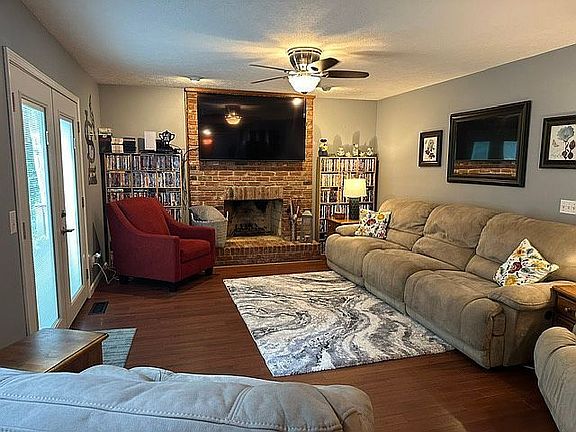 3rd image of 6818 W Sycamore Ln