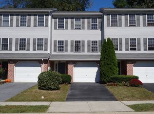 325 Crosswinds Dr, Lititz, PA 17543