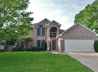 929 Carousel Dr, Bedford, TX 76021