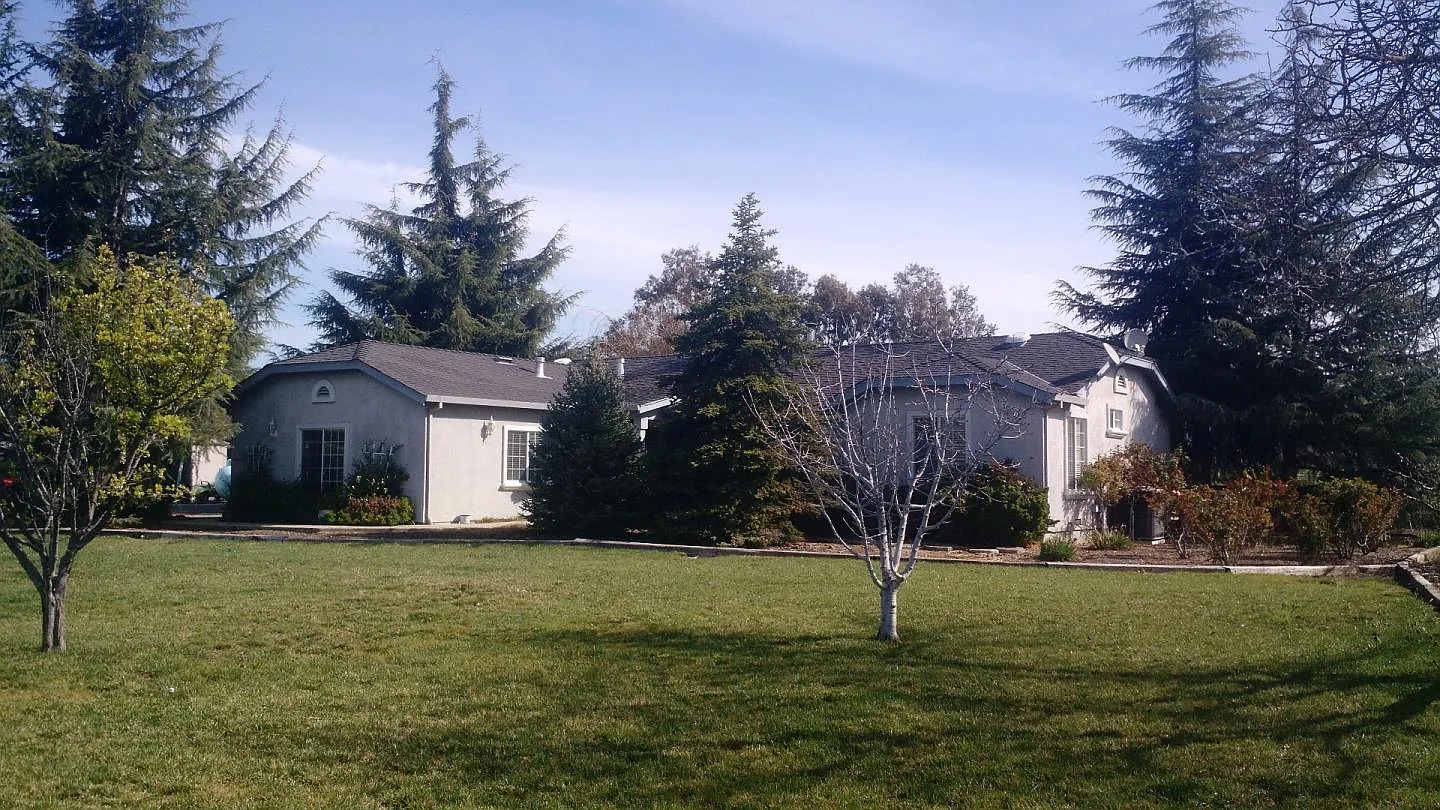 252 Lesley Ln photo 1