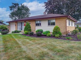 385 Pleasant St, Hoffman Estates, IL 60169