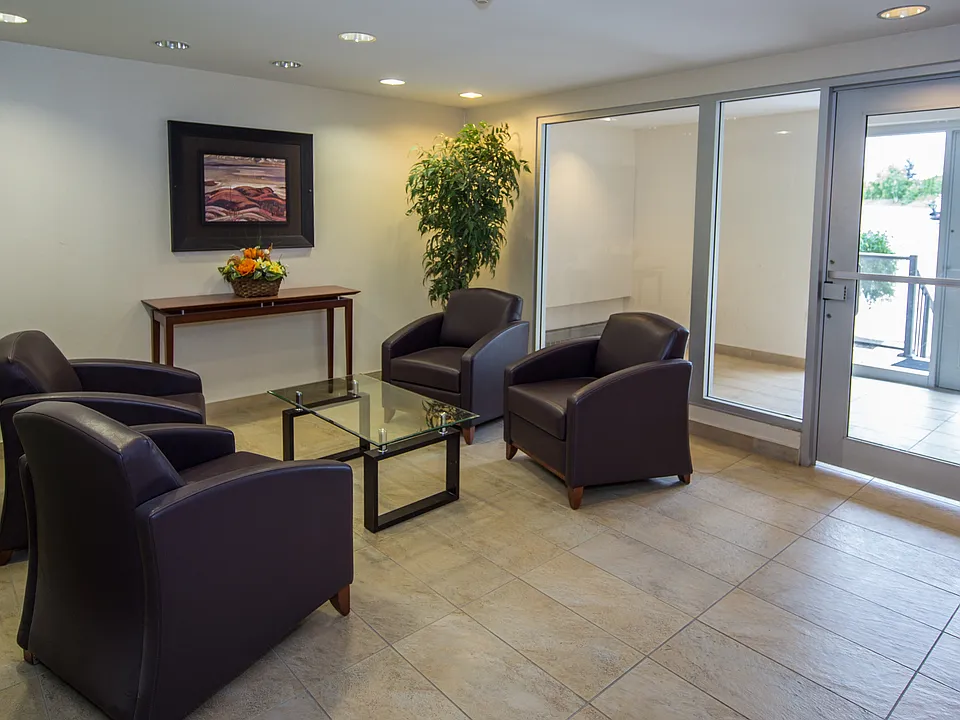 2100 Regent St