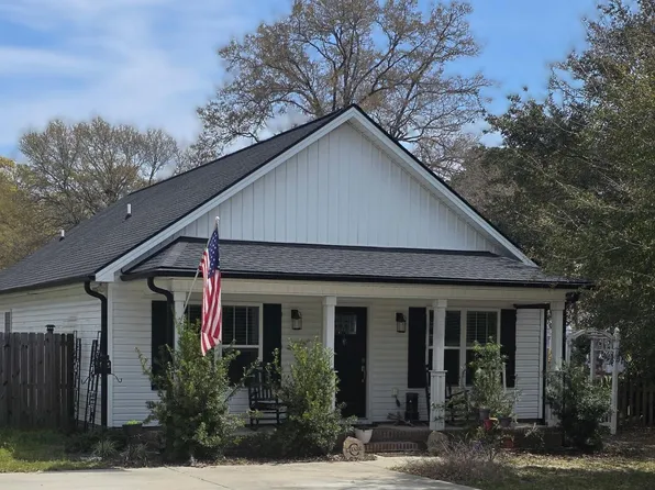 15 Edgewood Street, Clarkton, NC 28433