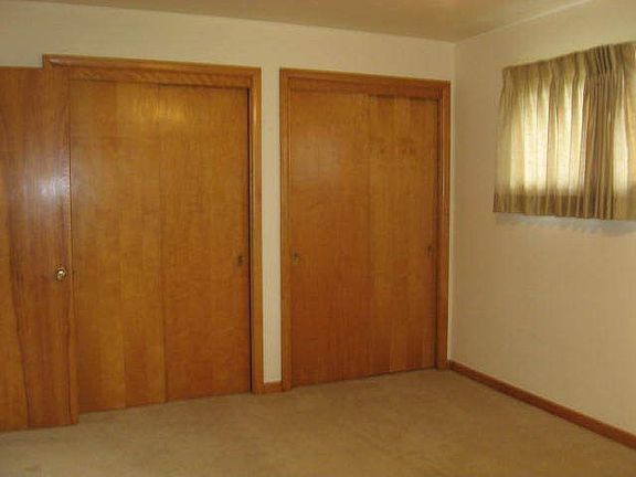 MASTER BEDROOM CLOSET