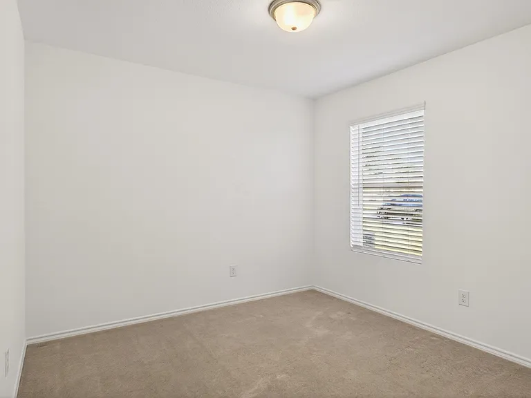 605 Grenada Lake Dr — Photo 41