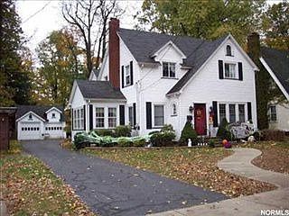 1st image of 915 Lincoln Dr