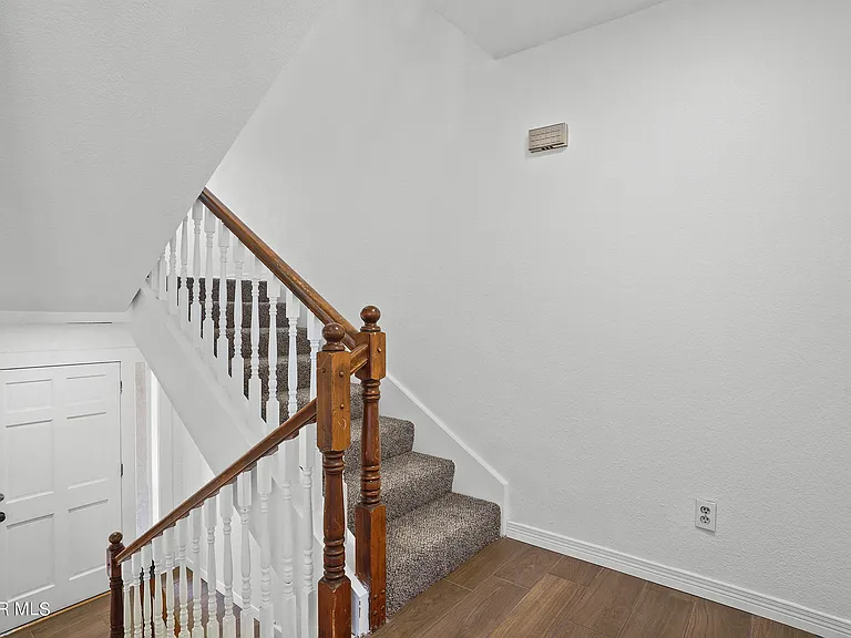604 Upson Dr — Photo 8
