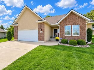 1128 SW Hoke Ct, Lees Summit, MO 64081